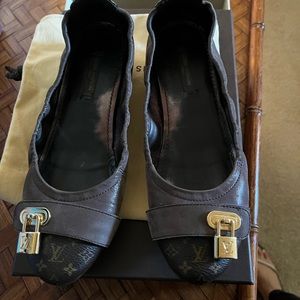 Louis Vuitton shoes barely used